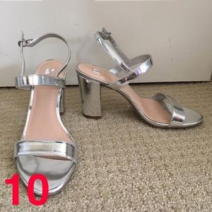 BP silver block heel